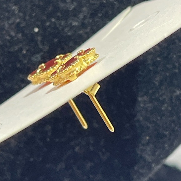 18 K Red Clover Earrings  from Dubai - Picture 3 of 7